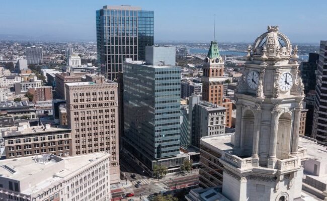 Sun Country Airlines Oakland Office in USA